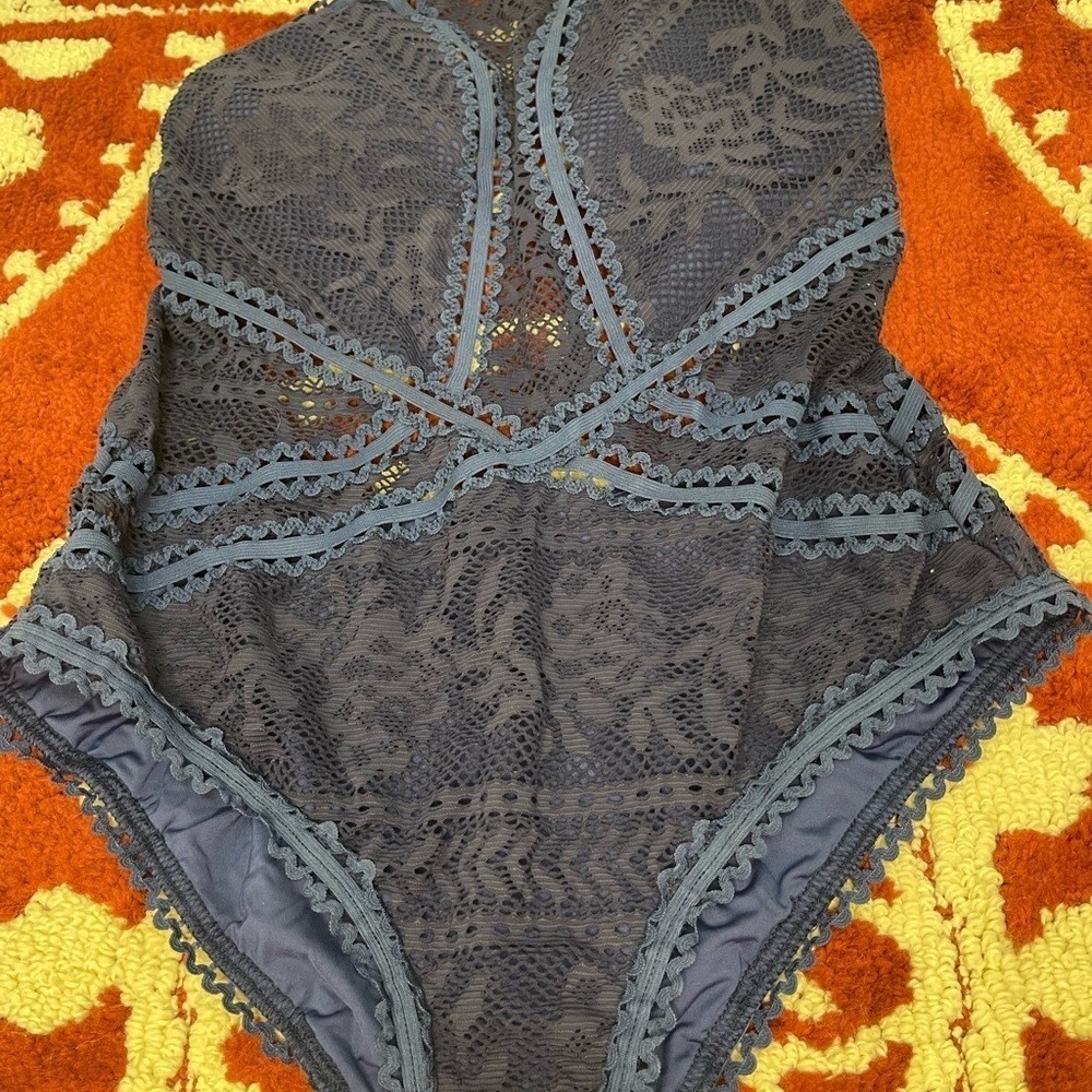 Becca swuimsuit - Picture 4 of 9